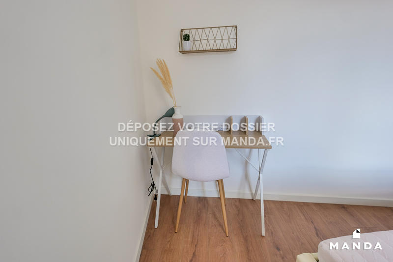 Chambre - 11 m² - 4 pièces