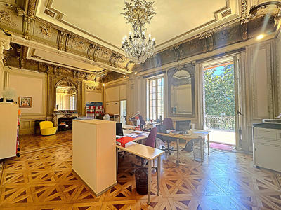 Appartement - 100 m² - 4 pièces