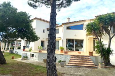 Villa - 340 m² - 9 pièces