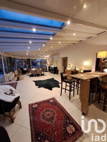 Maison - 270 m² - 9 pièces