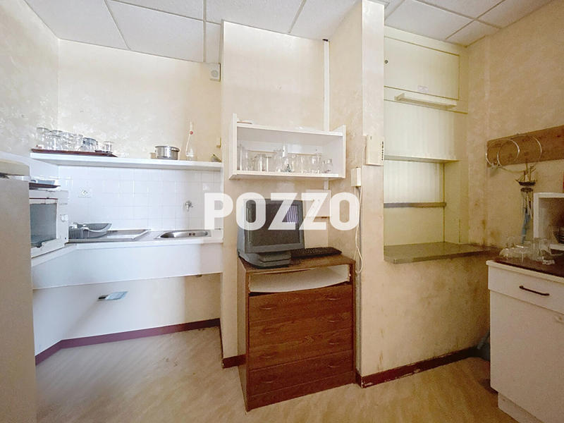 Local commercial - 320 m² - 8 pièces