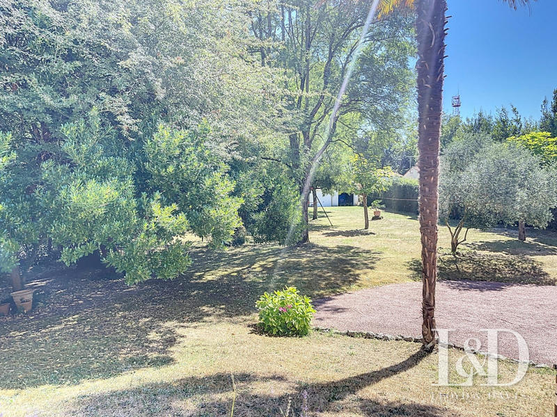 Maison contemporaine - 263 m² - 7 pièces