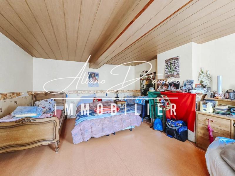 Maison - 166 m² - 7 pièces