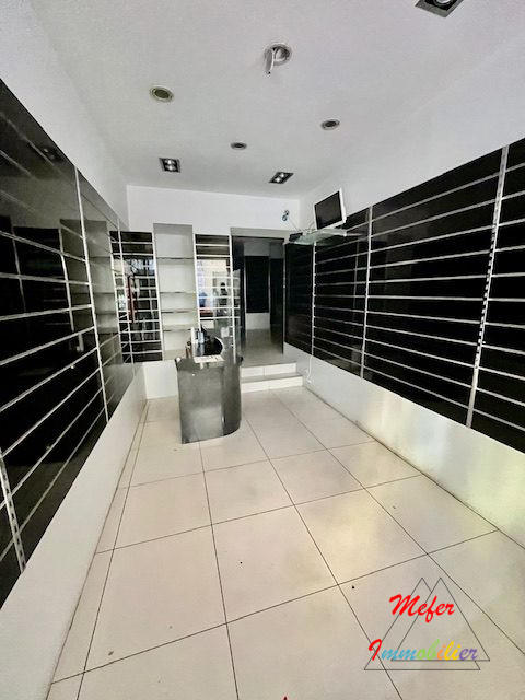 Local commercial - 110 m²