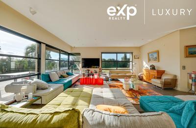 Maison contemporaine - 289 m² - 6 pièces