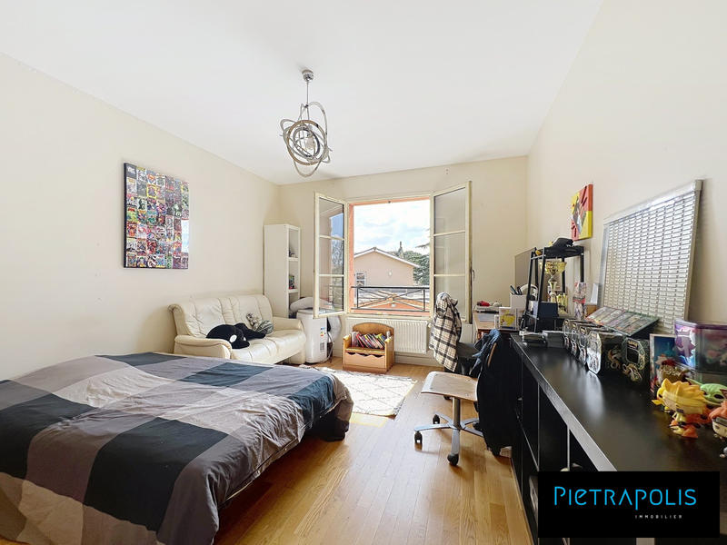 Maison traditionnelle - 178 m² - 5 pièces