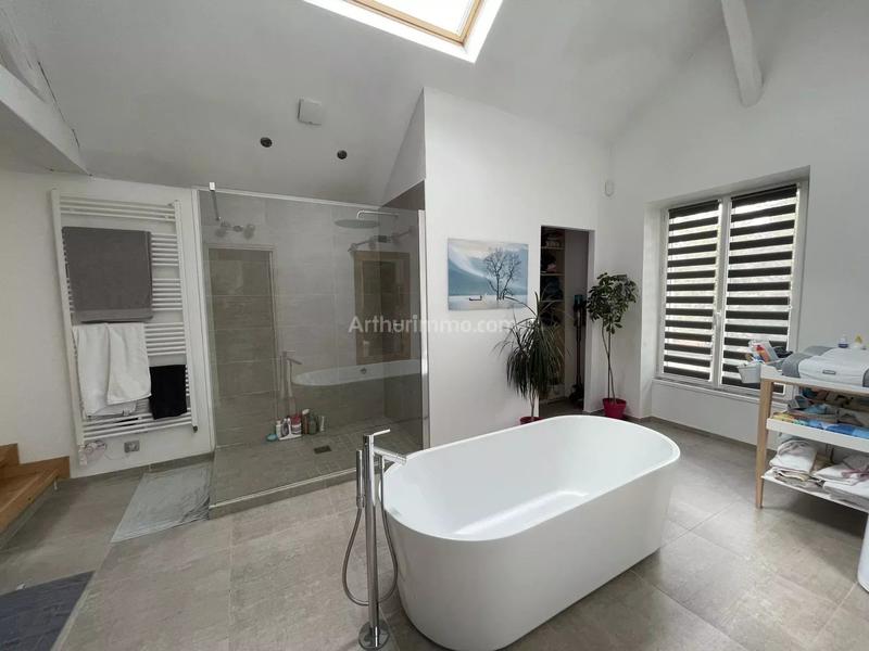 Maison - 204 m² - 8 pièces