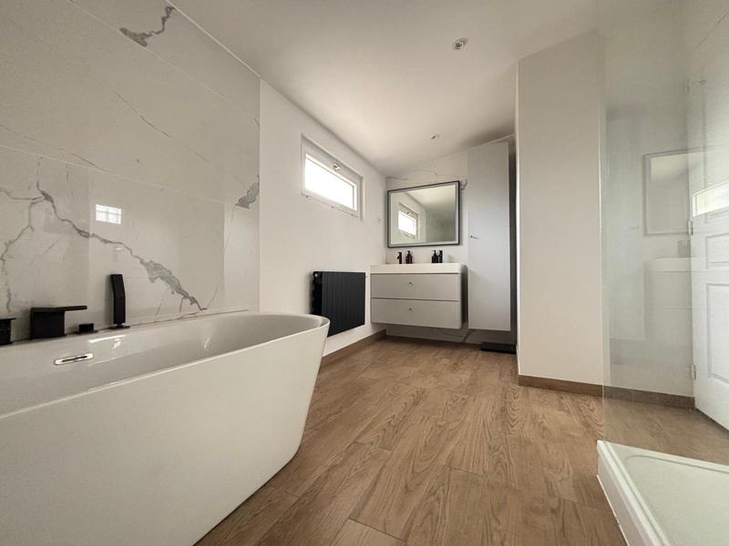 Maison - 90 m² - 5 pièces