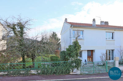 Maison - 95 m² - 5 pièces