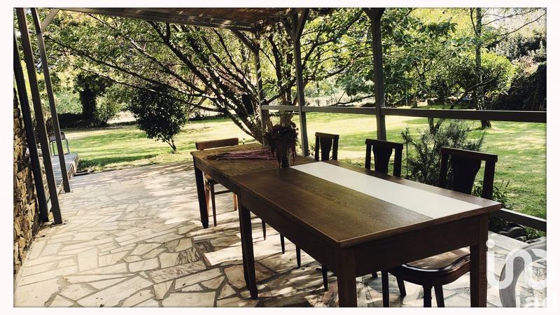 Maison - 220 m² - 7 pièces