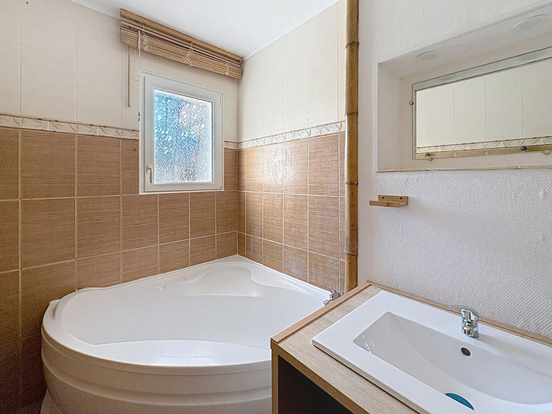 Maison - 82 m² - 6 pièces