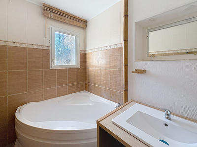 Maison - 82 m² - 6 pièces