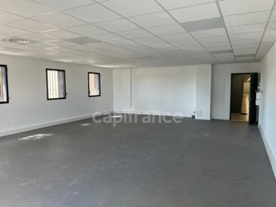 Bureau - 77 m² - 1 pièce