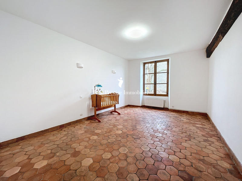 Maison - 241 m² - 8 pièces