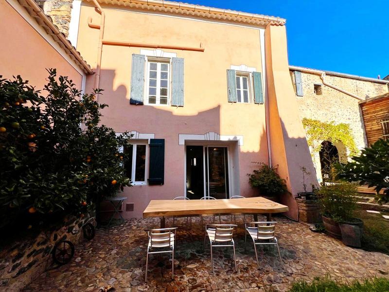 Maison - 315 m² - 10 pièces