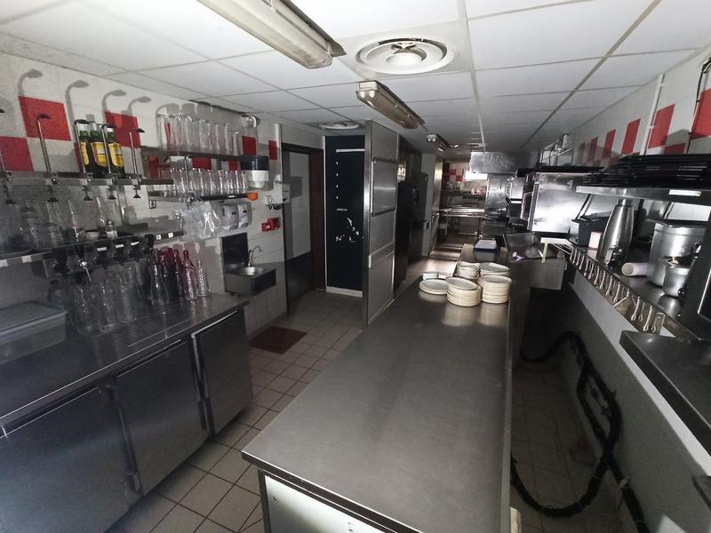 Local commercial - 373 m²