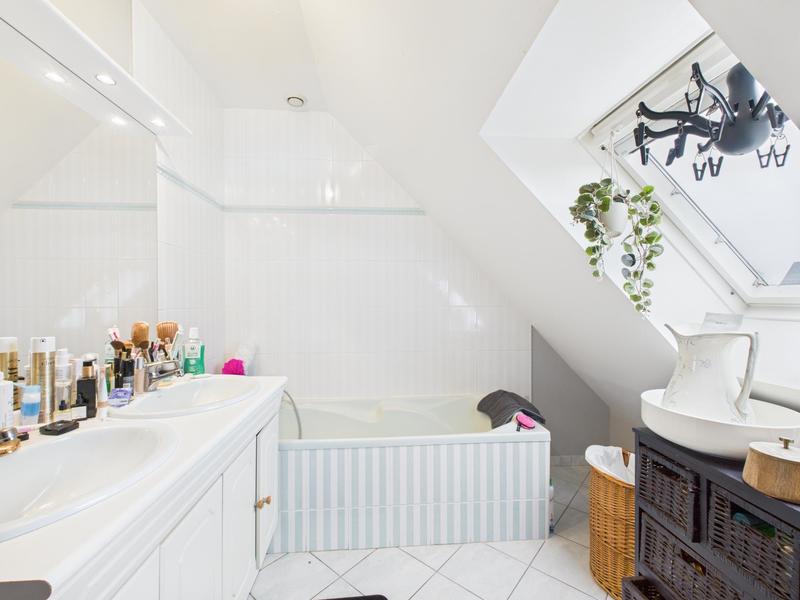 Maison - 104 m² - 5 pièces