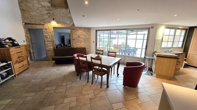 Maison - 215 m² - 7 pièces