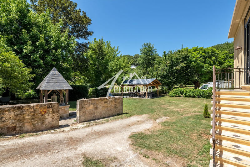 Maison ancienne - 217 m² - 8 pièces