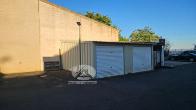 Propriété - 565 m²