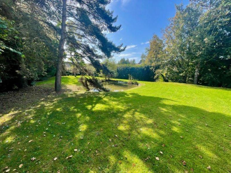 Pavillon - 230 m² - 8 pièces