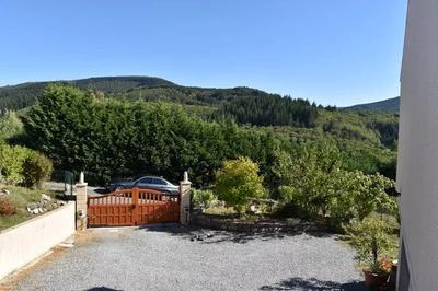 Maison - 270 m² - 12 pièces