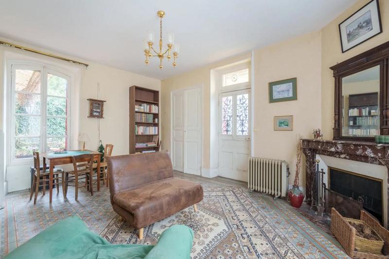 Maison - 240 m² - 10 pièces