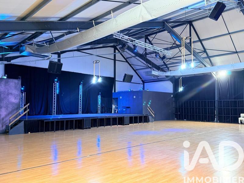 Maison - 1 540 m² - 14 pièces