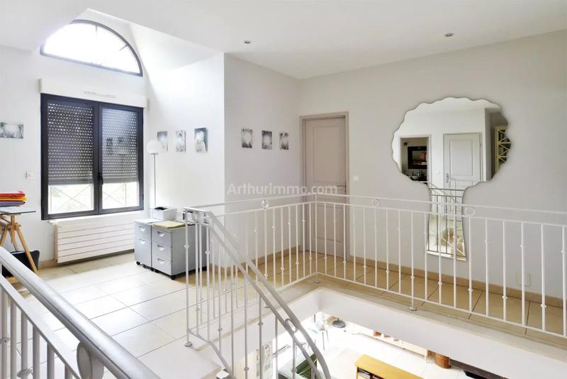 Maison - 210 m² - 7 pièces