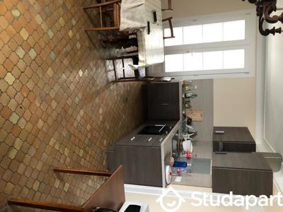 Chambre - 90 m² - 1 pièce