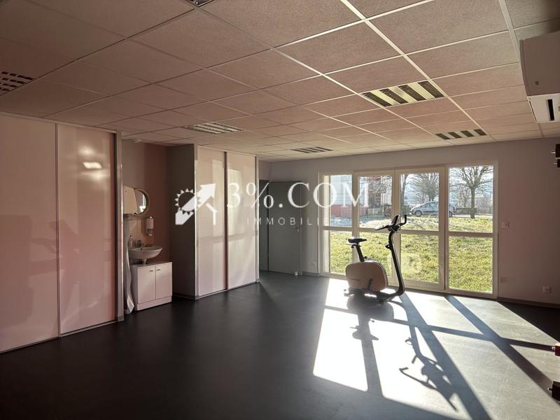 Local d'activité / Entrepôt - 105 m²