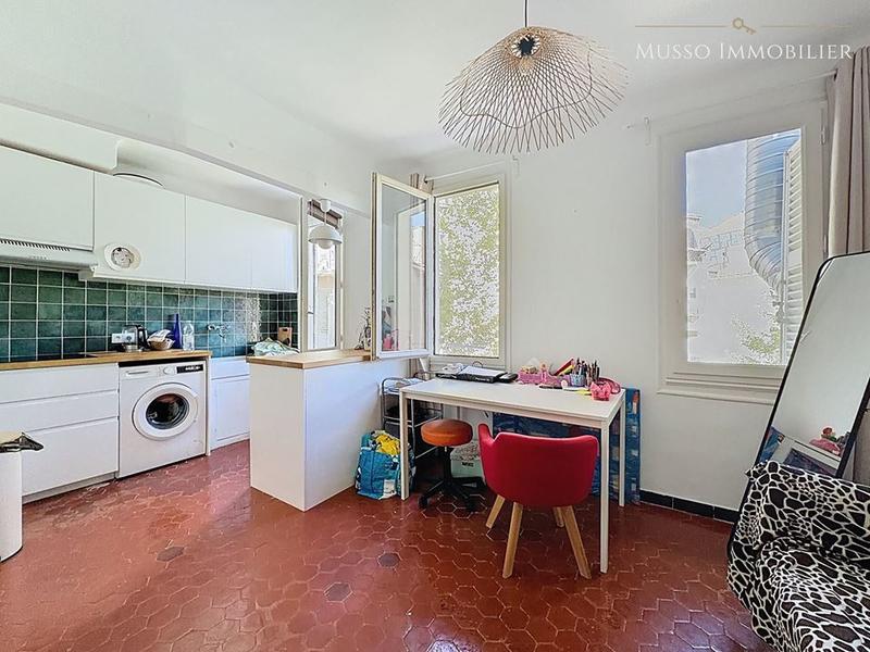 Immeuble - 230 m² - 7 pièces