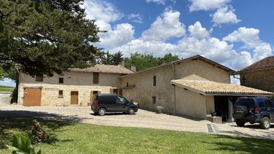 Maison - 300 m² - 10 pièces