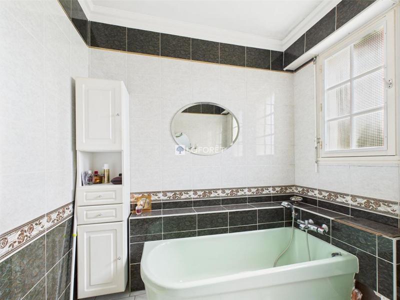 Maison - 204 m² - 10 pièces