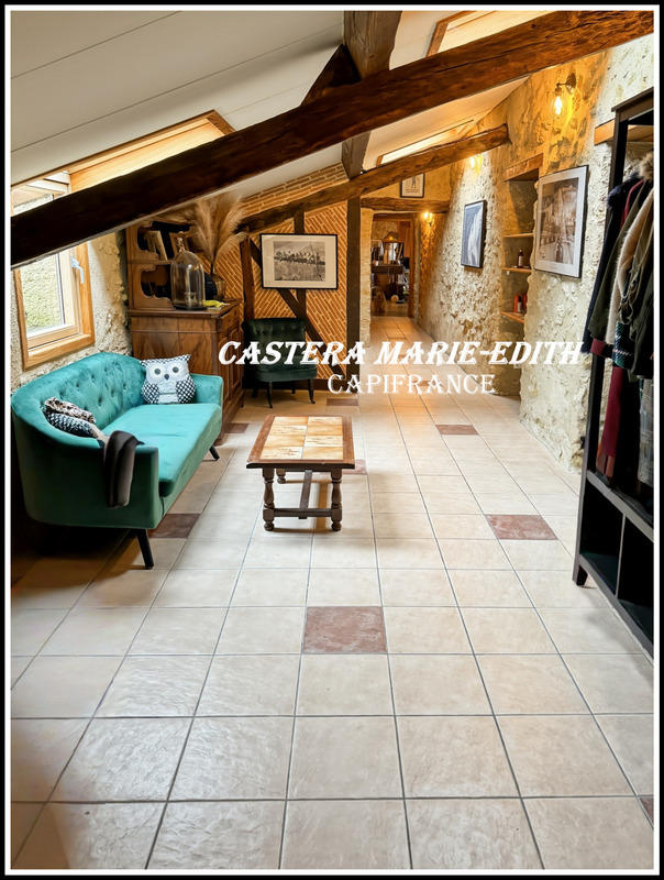 Maison - 955 m² - 33 pièces