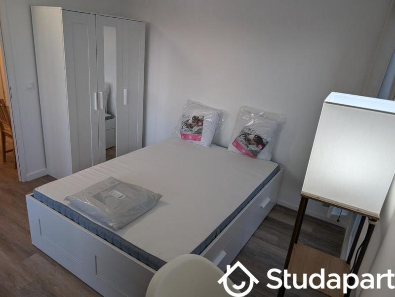 Chambre - 10 m² - 1 pièce