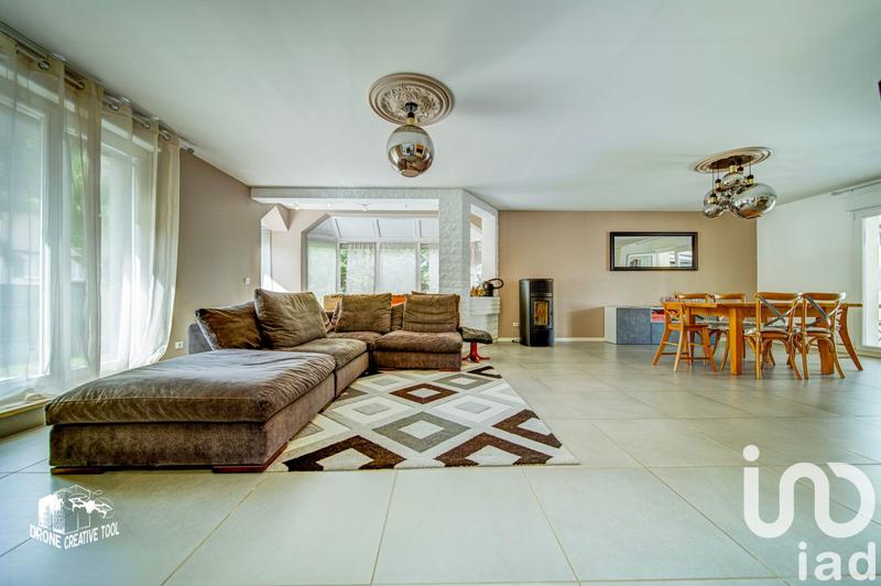 Maison - 230 m² - 7 pièces