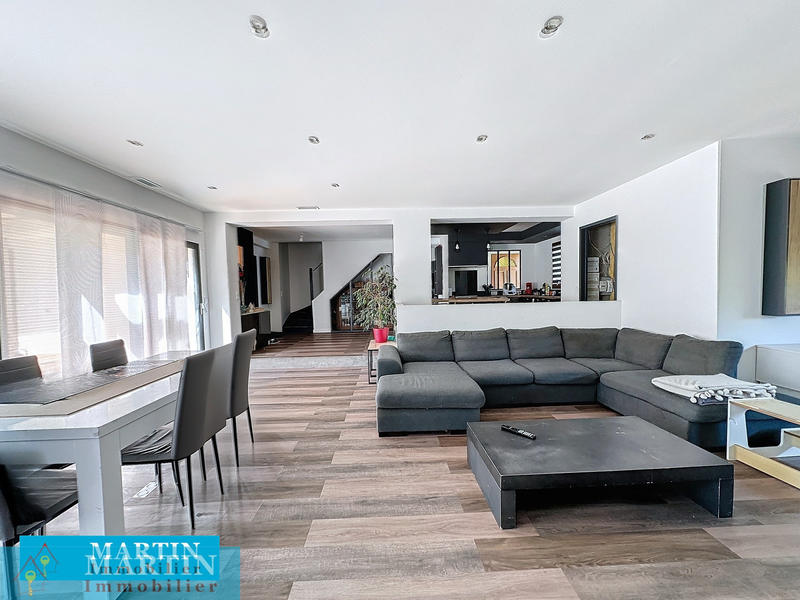 Villa - 182 m² - 6 pièces