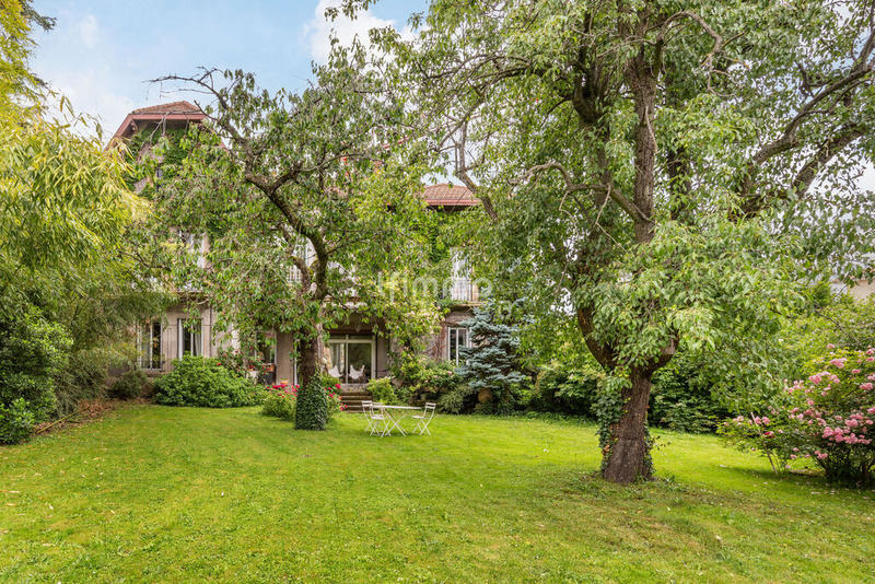 Maison - 350 m² - 15 pièces