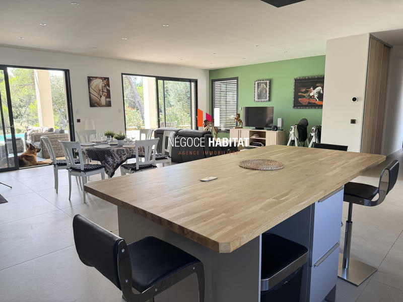 Villa - 167 m² - 10 pièces