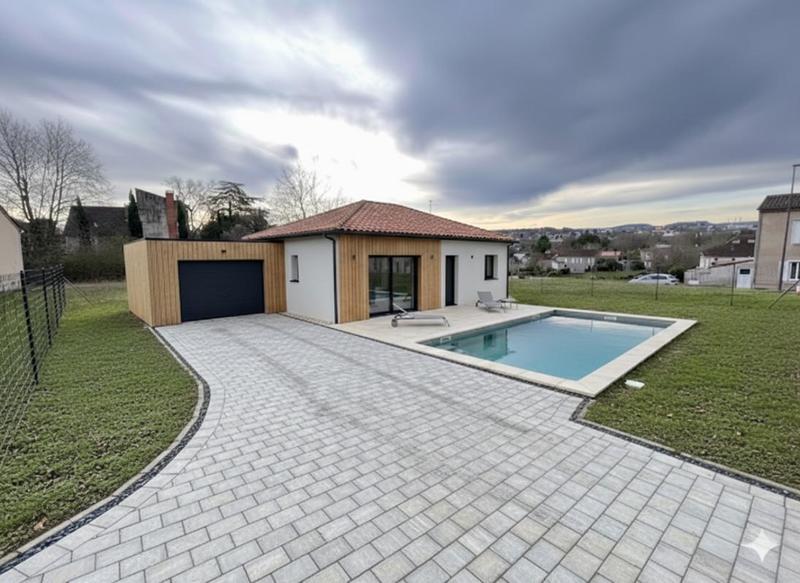 Maison - 90 m² - 4 pièces