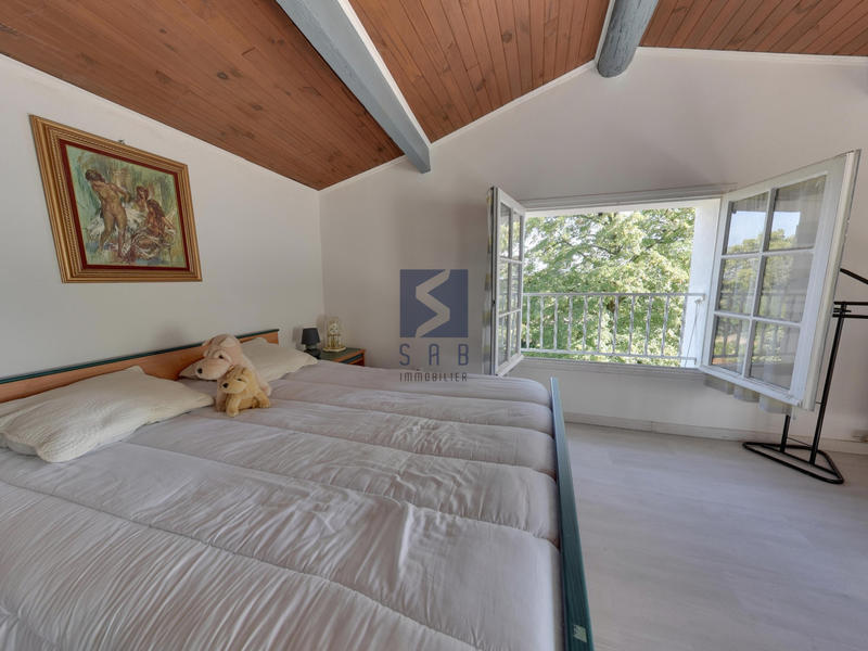 Propriété - 145 m² - 6 pièces