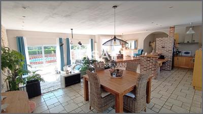 Propriété - 397 m² - 16 pièces