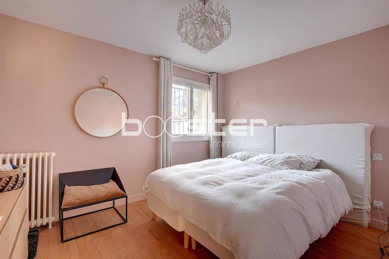 Appartement ancien - 81 m² - 4 pièces