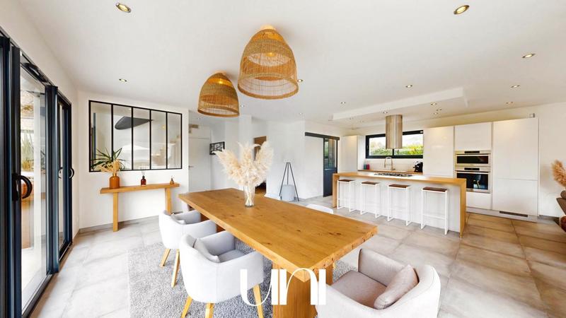 Maison - 141 m² - 5 pièces