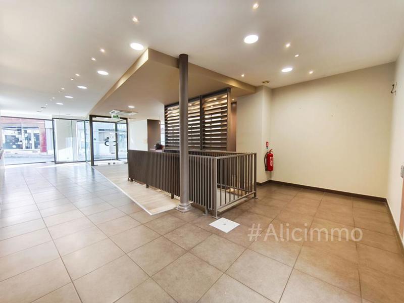 Immeuble - 300 m² - 15 pièces