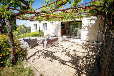 Maison - 250 m² - 6 pièces