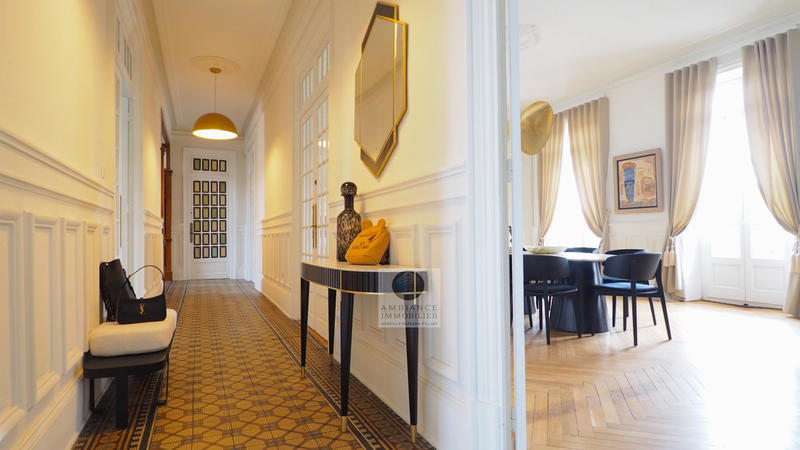 Appartement - 371 m² - 11 pièces