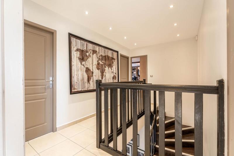 Propriété - 194 m² - 6 pièces