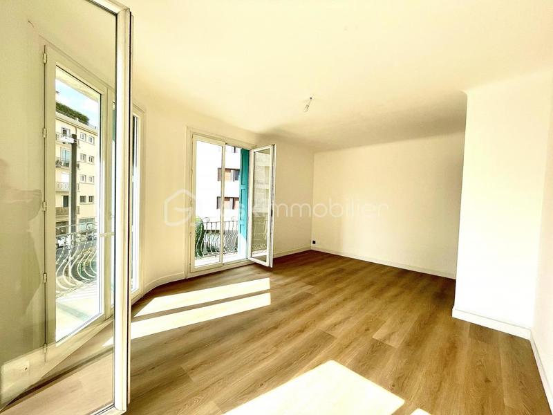Appartement - 75 m² - 3 pièces